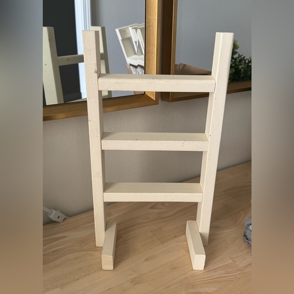 Set of 3, Cream Painted Wooden Display Stand - Picture 4 of 8